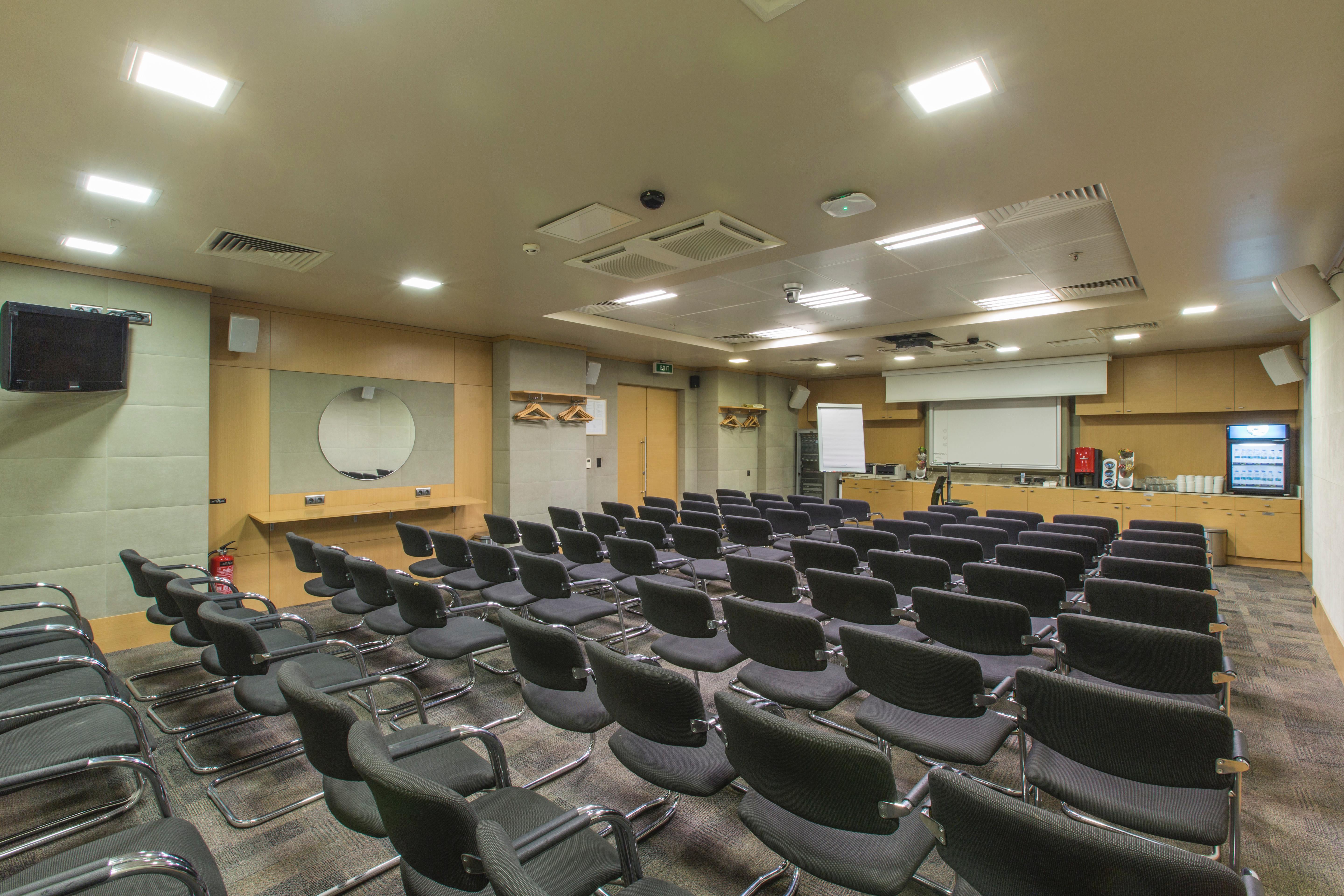 Ramada By Wyndham Istanbul Pera Taksim — Photos 1
